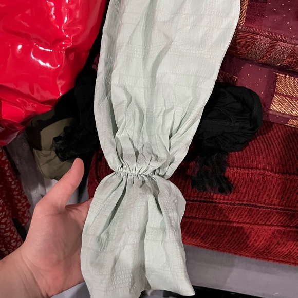 OFF THE SHOULDER RUFLE TRIM RUCHED PEPLUM TOP - Picture 5 of 8